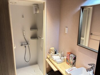 武蔵新城きんとれ治療院/パウダールームとシャワールーム