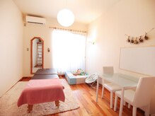 フィール ベスト(feel best)の雰囲気（キッズスペース完備。赤ちゃんの様子を見ながらのが施術です）