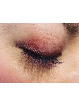 ナチュラル上品な目元にしたい