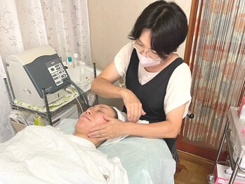 美骨アコ 鷺山店(美骨Aco)の写真/《スッキリ小顔×美肌が叶う!》お顔の筋肉をほぐしてリンパの流れ・血行促進し、むくみ/くすみアプローチ☆