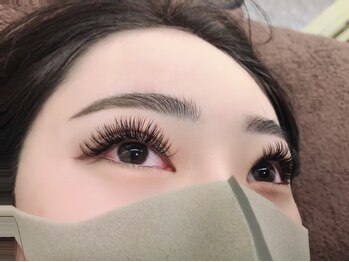 アイラッシュサロンプテリ (EYELASH SALON PUTERI)の写真/《話題沸騰エアリーボリュームラッシュ☆》地まつげに負担少なく”華やかEYE”に大変身♪