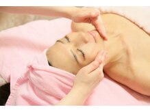 レディースシェービングエステ サンドリオン/クレンジング→マッサージ