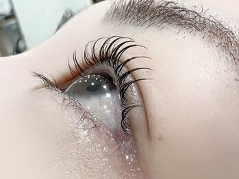 土曜日のクジラ 黒崎店の写真/キープ力に定評あり！施術直後の美しい状態が長く続くから、お仕事などで忙しい方やママさんにもおすすめ◎