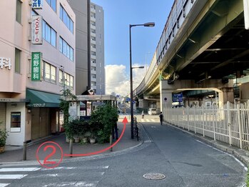 整体サロン アサヒ(Asahi)/改札を左手方向に出た後