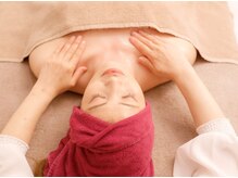 プレシャス(precious)/デコルテからお顔、頭マッサージ