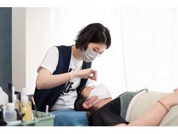 サルレ(Sarule)/3丁寧に施術[眉毛/アイブロウ]