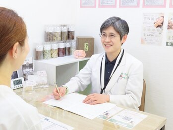 世珍鍼灸院 門前仲町店の写真/「なぜ不調が起きるのか」を徹底解説。豊富な東洋医学の知識で、あなただけの改善計画を伝えます。