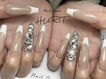 ネイルルーム ヒューリット(Nail Room HURIT)の写真/【駅チカ×信頼の技術で満足度◎】長さだし/つけ放題/持ち込みデザインOK！見るたびに心ときめく指先を☆