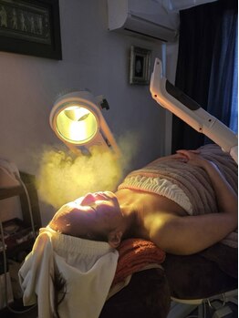 カルムファルコン(calmファルコン)の写真/【即美顔造形エステ】全国希少!!男性エステティシャンが施術★小顔矯正でキュッと小顔に♪