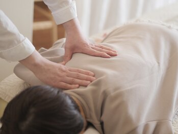 氣生/肩こり/腰痛/頭痛/むくみ/姿勢