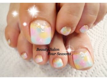 フォーシーズンズ(Four Seasons)の写真/【足元から夏のおしゃれを♪】サンダルの季節を楽しむフットネイル♪フットバス&甘皮ケア付き◇