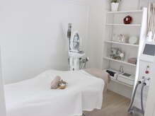 メンズ脱毛 ウィッシュ(Wish)の雰囲気（広々した脱毛専用ルーム☆アロマの香りで癒され脱毛でごゆっくり）