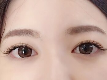 リルバイフラッグ 上通り店(Lill by Flag)の写真/バインドロックで、まつ毛にしっかりボリュームと存在感をプラス◎目元の印象がガラっと変わる♪