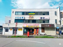 新月の雰囲気(当ビル3階の真中の扉が、リラックスサロン新月)