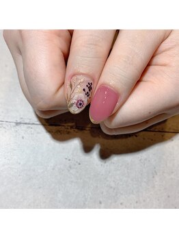 アティックネイルアトリエ(attic nail atelier)/親指アップ★