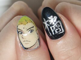 痛ネイル