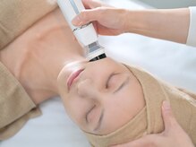 グロウ(glow)/リンパマッサージで小顔改善