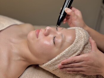 エミュ(emu)/本気のまつ毛ケア