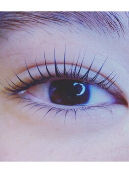 ｍａｈｉｎａの写真/【豊富なロッドから選定】似合わせまつげパーマで、根元から立ち上がる上品なナチュラル目元へ♪