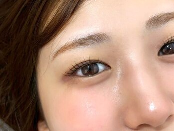 窓と彗星の写真/まつ毛の悩みを魅力に変える！一人ひとりに寄り添う提案で、理想の目元を叶えるお悩み解決サロン◎