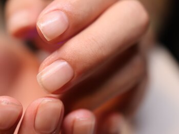 クロ(KURO)/自爪風ネイル/茜部ネイルケア