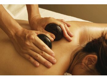 ソワンローズ/温かいストーンがたまらない！！