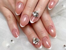 カラット(Carat.)/肌馴染みグラデ×白フレンチ