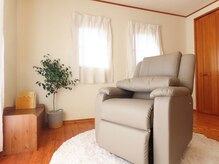 ライクアルー(like a lu)の雰囲気（大好評のふかふかリクライニングチェア♪）