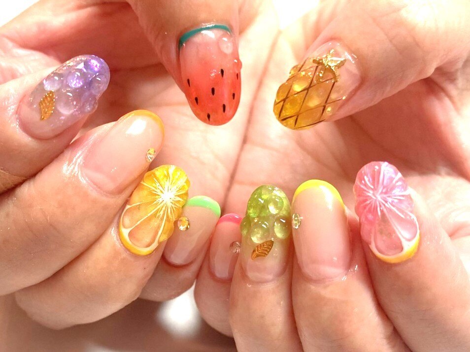 2025年秋トレンド】果物のネイルデザイン集｜人気順
