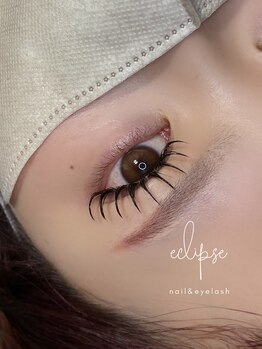 エクリプス(ECLIPSE)の写真/当店のつけ放題はボリューム満点なのに自まつ毛に優しくモチの良さが評判◎LEDエクステで持続力もUP！