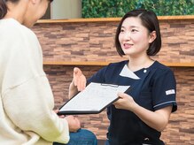 おひさま整骨院の雰囲気（フロントが笑顔でお客様を「おもてなし」いたします☆【整体】）