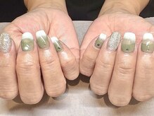 パープルの爪屋/緑の被らないニュアンス♪