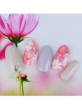 ラ カゼッタ(La casetta)/手描きシースルーコスモスネイル