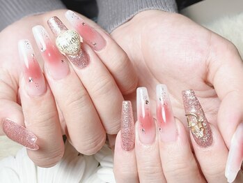 パザパネイル(pas a pas nail)の写真/技術力抜群!こだわりのフォルム形成でデザインが映える美爪に♪[スカルプ長さだし10本+アートし放題¥15000]