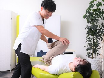 整体サロン アサヒ(Asahi)の写真/国家資格ありの柔道整復師による施術で根本改善♪プロの手で不調箇所を見極め、疲れた身体に癒しを！