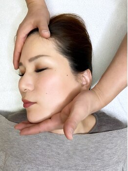 マルヤマビューティー(MaruyamaBeauty)の写真/[筋膜と筋肉へアプローチ]独自のメソッドで美しいフェイスラインをKEEP!首を長く見せることで小顔効果も◎