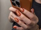 オレンジ囲みネイル