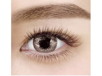 イリゼ 香椎駅前店(iris’ee)/ラッシュシャドウ