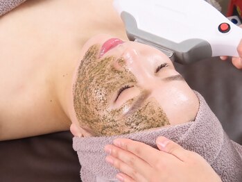 ラボーテアッシュ(La beaute H)の写真/夏の紫外線で疲れたお肌をケア!光フェイシャルとハーブでシミ・シワ対策を★