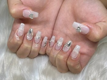 リエル(Riel)/ナチュラル乳白色ネイル