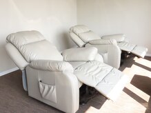 ツリーズスパ(TREES SPA)の雰囲気（王様のような座り心地のふわふわリクライニング。）