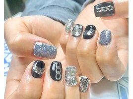 黒とシルバーもりもりデザイン