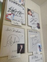 マカニ 河原町御池(makani)/沢山の有名人のサイン