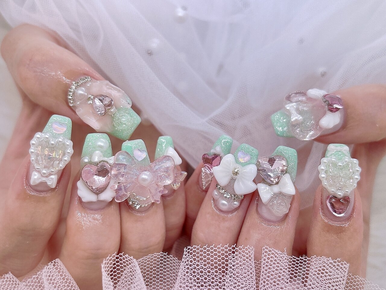 2025年-2026年冬トレンド】ゴテゴテのネイルデザイン集｜人気順｜7