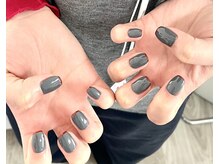エイミーユア(Eimmy Yua)の雰囲気（#グレー＆ボルドー#フレンチネイル#スクエア）