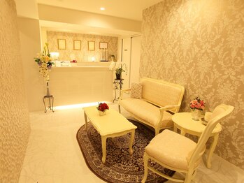 プリオール 新百合ヶ丘店(Prior)/ サロン正面入り口