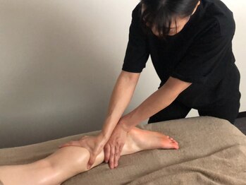 ガジュマルの樹の写真/【EMSスーツトレーニング＆リンパドレナージュ】下半身を集中的にトレーニングしてからだのむくみを改善へ!