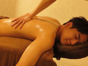 ムーンリットスパ 渋谷(MoonlitSpa)の写真/【凄腕セラピストのみ在籍】首・肩コリを深部から徹底ケア!芯から温めてほぐす温熱ケアも効果的。