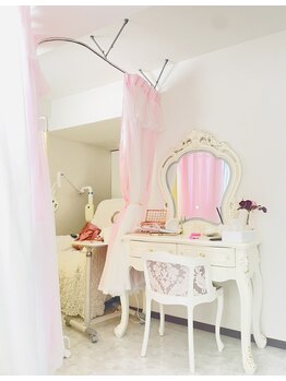 ダイヤモンドビューティー(DIAMOND BEAUTY)/可愛いドレッサーでメイク直し