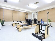 リフォーマー、タワー、チェア導入。様々なエクササイズが可能